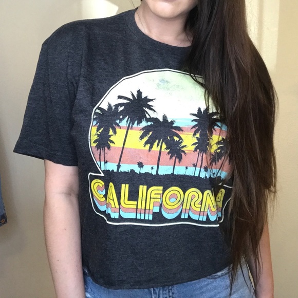 🆕 California Graphic Boho Cropped Tee - Picture 6 of 8